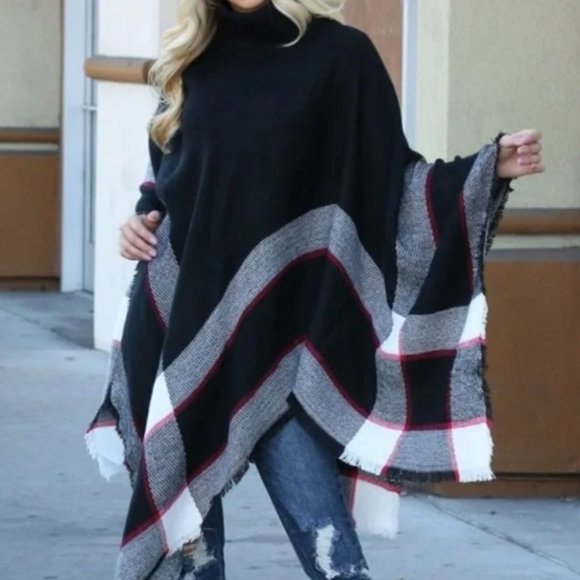 Modern Turtleneck Poncho! - Picture 10 of 11